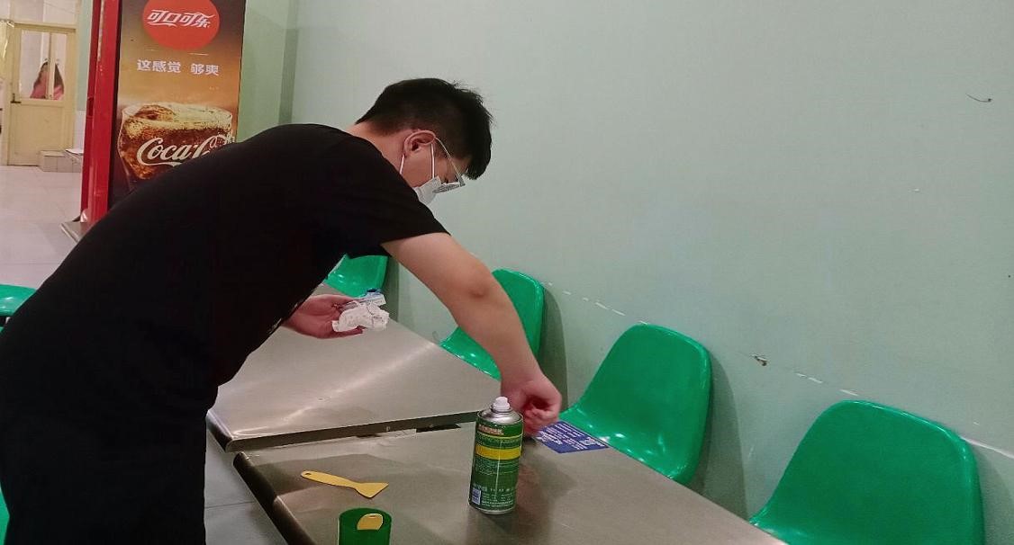 关于人工智能与大数据学院青年志愿者协会开展保持餐桌整洁,共创整洁环境活动主题